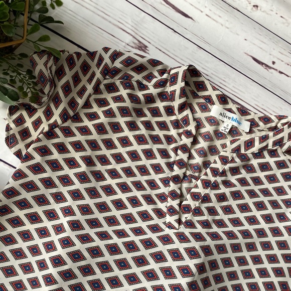Alice Blue Geraldi Split Neck Blouse Size Small - Picture 2 of 5